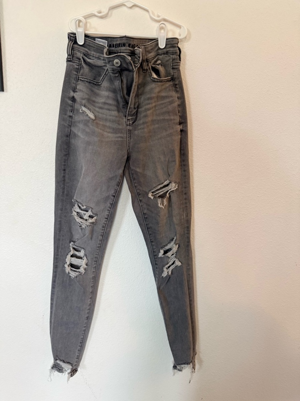 American Eagle Outfitters Gray Distressed High-Rise Skinny Jeans